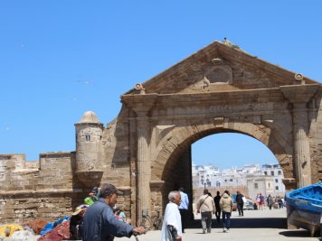 Marokko Rundreise Reise in 1001NachtTor am Hafen von Essaouira